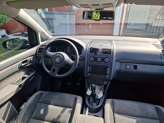 Volkswagen Touran 3 of 5