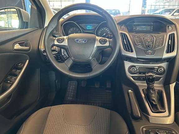 Ford Focus 9 of 22