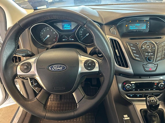 Ford Focus 13 of 22