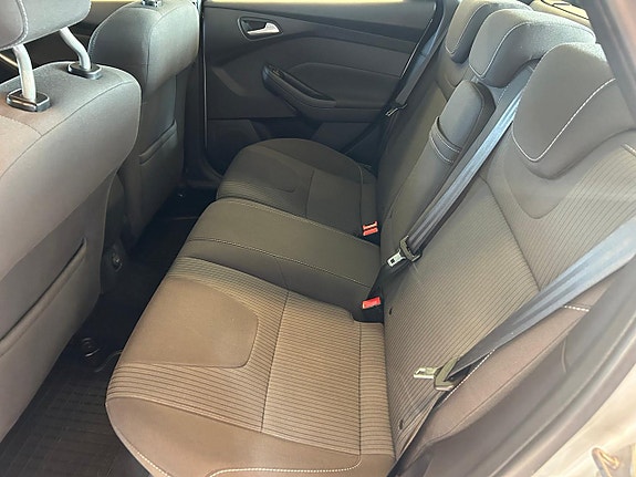 Ford Focus 16 of 22