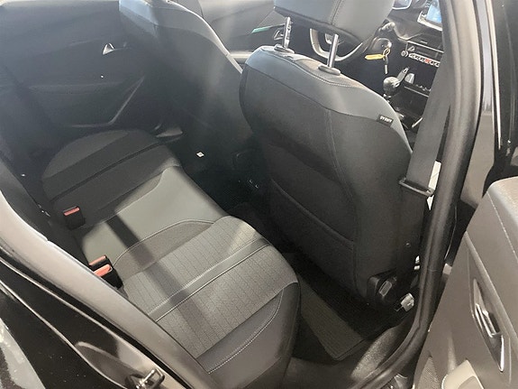 Peugeot 208 12 of 15