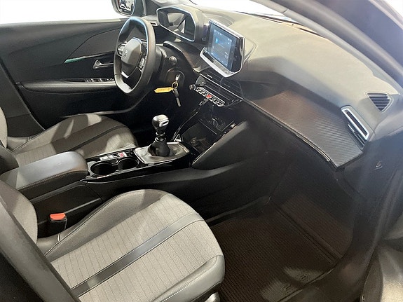 Peugeot 208 11 of 15