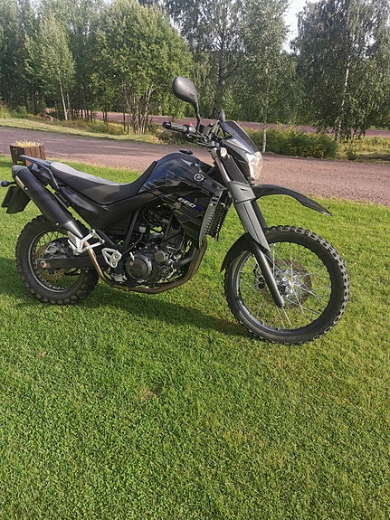 Yamaha XT660R 3 of 4