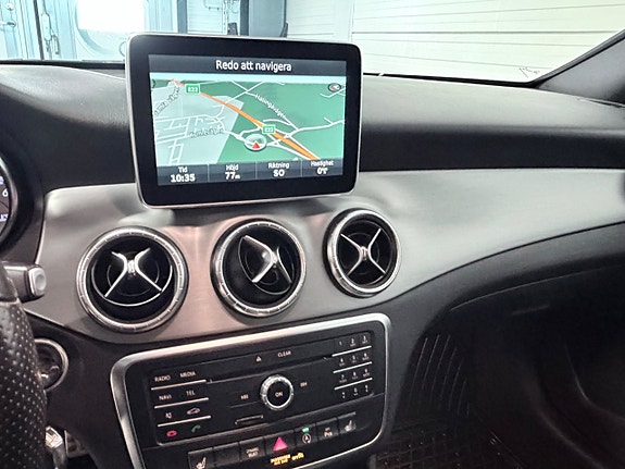 Mercedes-Benz CLA220 d 9 of 12