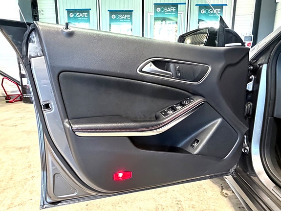 Mercedes-Benz CLA220 d 8 of 12