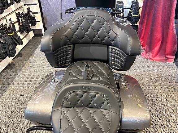 Indian ROADMASTER POWERPLUS  DARK HORSE 8 of 15
