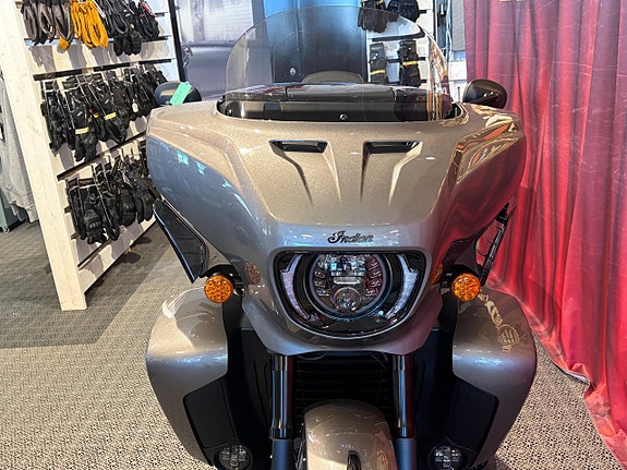 Indian ROADMASTER POWERPLUS  DARK HORSE 3 of 15