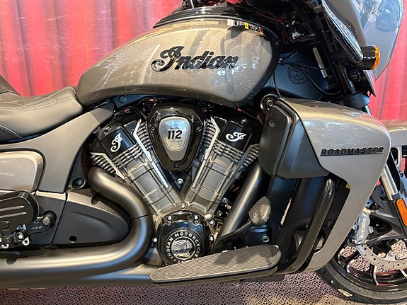 Indian ROADMASTER POWERPLUS  DARK HORSE 4 of 15
