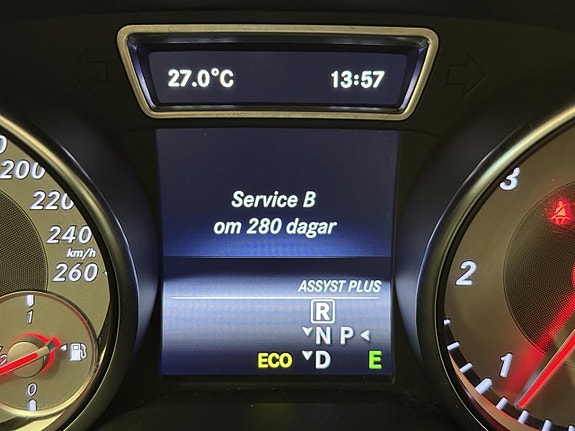 Mercedes-Benz GLA220 13 of 14