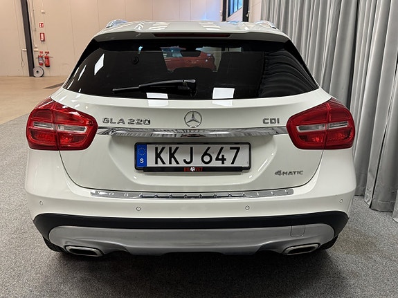 Mercedes-Benz GLA220 5 of 14