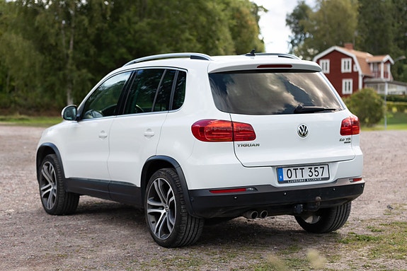 Volkswagen Tiguan 3 of 6