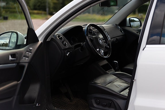 Volkswagen Tiguan 4 of 6