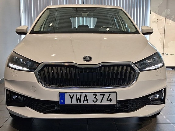 Skoda Fabia 2 of 15