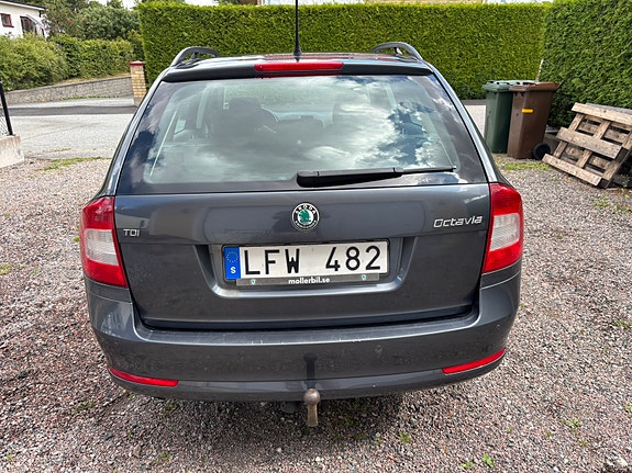 Skoda Octavia 5 of 9