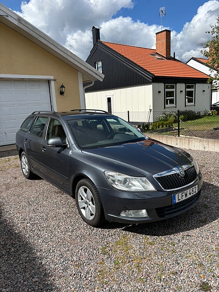 Skoda Octavia 3 of 9