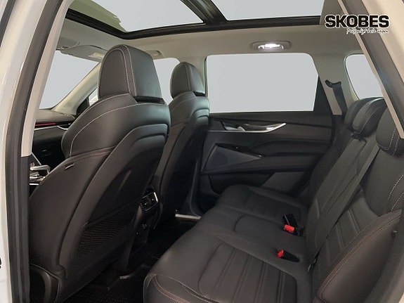 Maxus Euniq 6 9 of 19