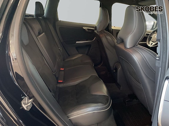 Volvo XC60 10 of 19