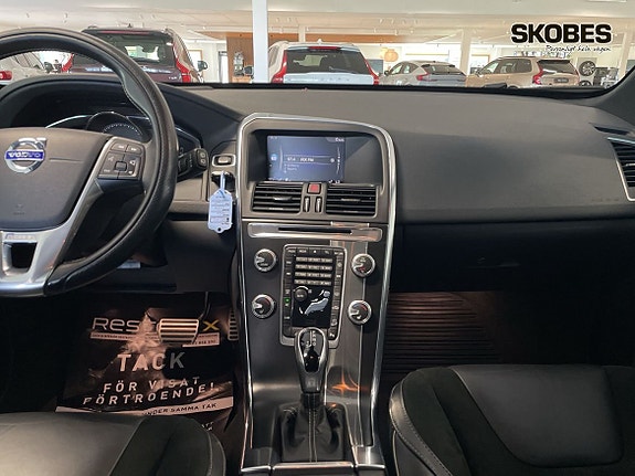 Volvo XC60 14 of 19