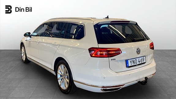 Volkswagen Passat 3 of 16