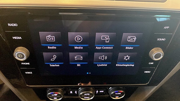 Volkswagen Passat 9 of 16