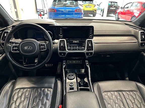 Kia Sorento 14 of 29