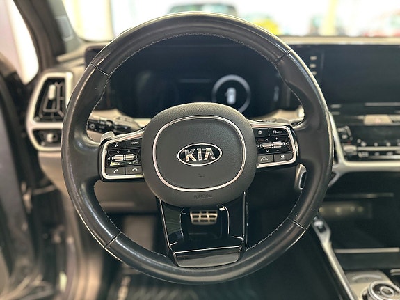 Kia Sorento 18 of 29