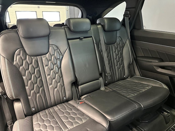 Kia Sorento 25 of 29
