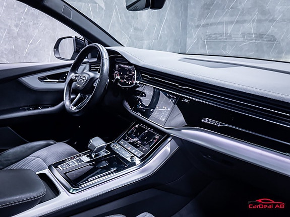 Audi Q8 13 of 30