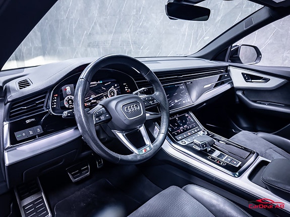 Audi Q8 11 of 30