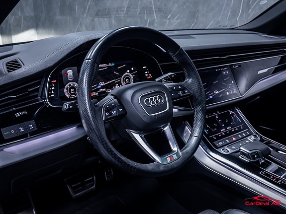 Audi Q8 12 of 30