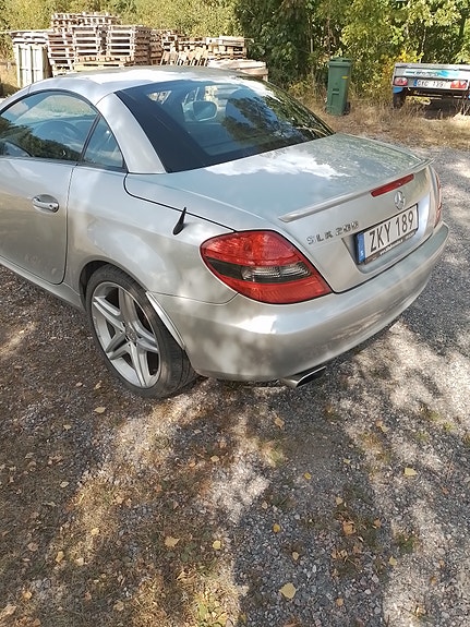 Mercedes-Benz SLK200 2 of 5