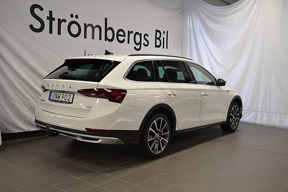 Skoda Octavia Scout 3 of 24