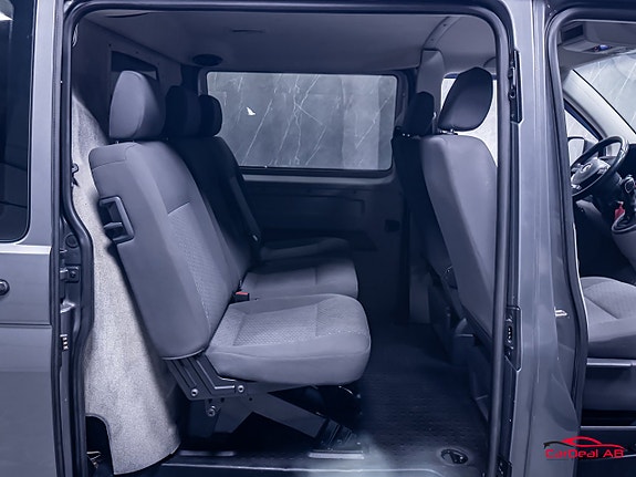 Volkswagen Transporter 16 of 29