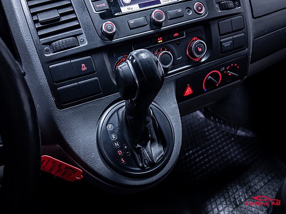 Volkswagen Transporter 26 of 29