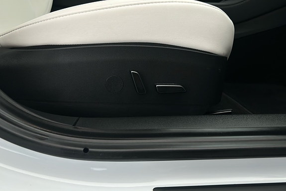Tesla Model 3 17 of 26