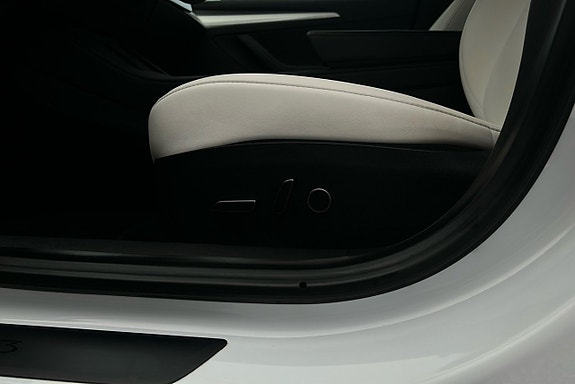 Tesla Model 3 16 of 26