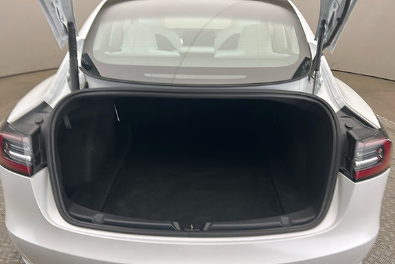 Tesla Model 3 13 of 26