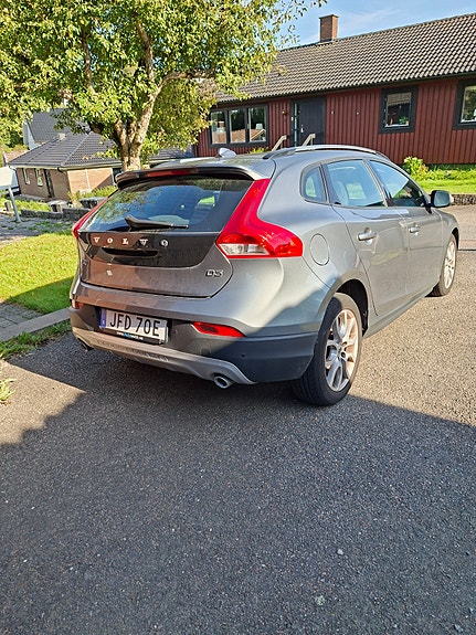 Volvo V40 Cross Country 3 of 7