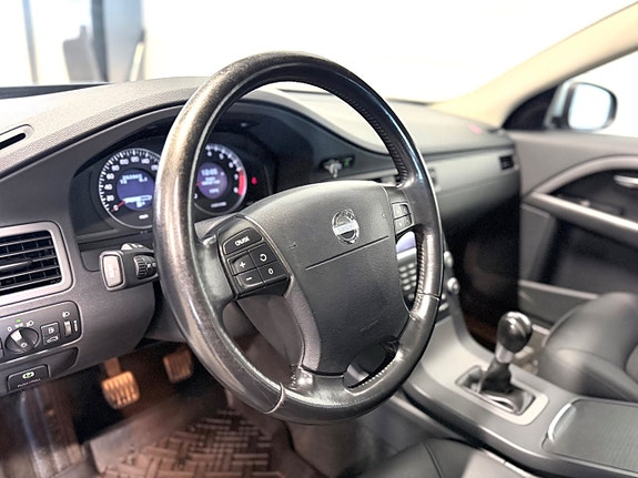 Volvo V70 9 of 14