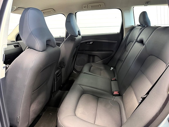 Volvo V70 11 of 14