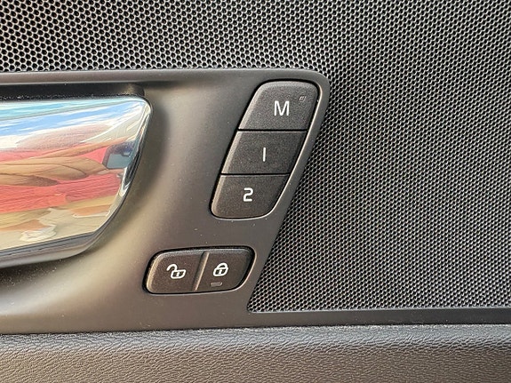 Volvo XC60 13 of 15