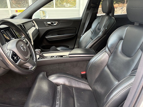 Volvo XC60 6 of 15