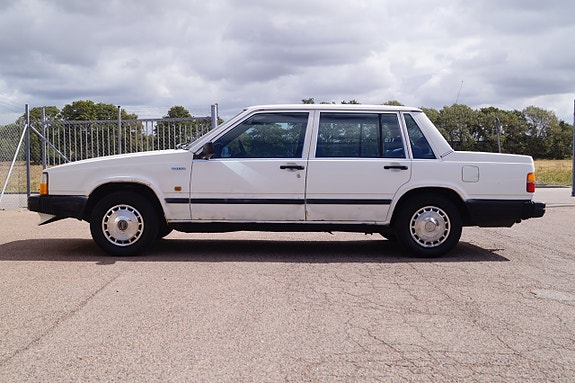 Volvo 740 8 of 16