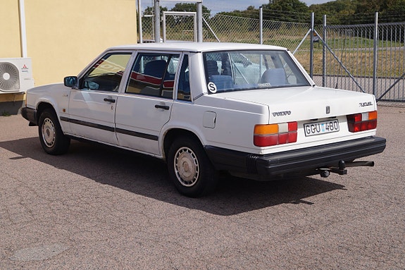 Volvo 740 5 of 16
