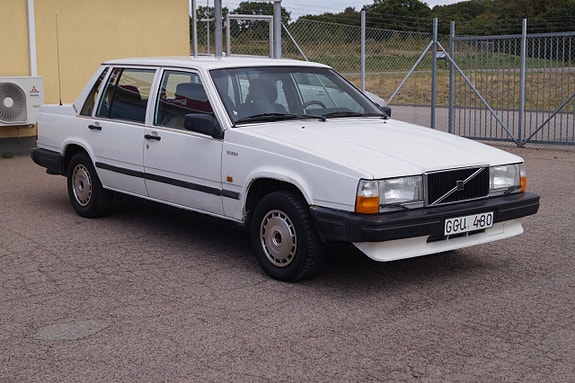Volvo 740 3 of 16