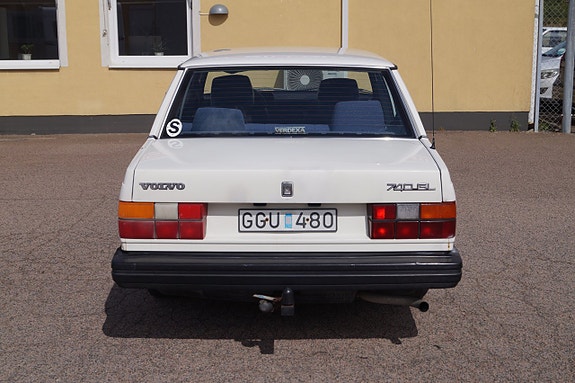 Volvo 740 7 of 16