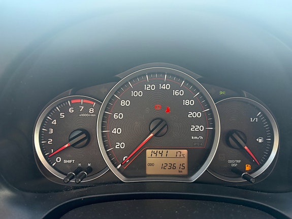 Toyota Yaris 15 of 15
