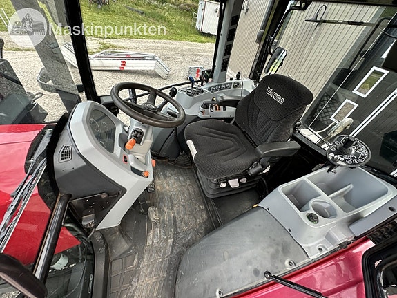 Valtra A134 med skogsvagn 9 of 27