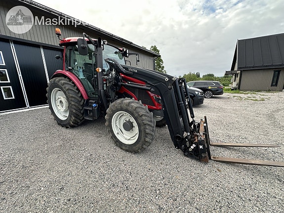 Valtra A134 med skogsvagn 3 of 27