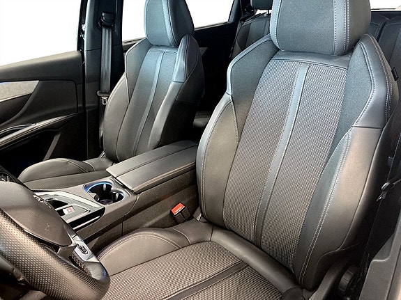 Peugeot 5008 4 of 17